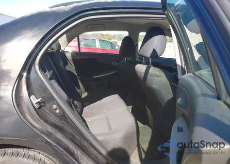 2013 Toyota Corolla S z USA, uszkodzony, nr VIN 2T1BU4EE9DC921900